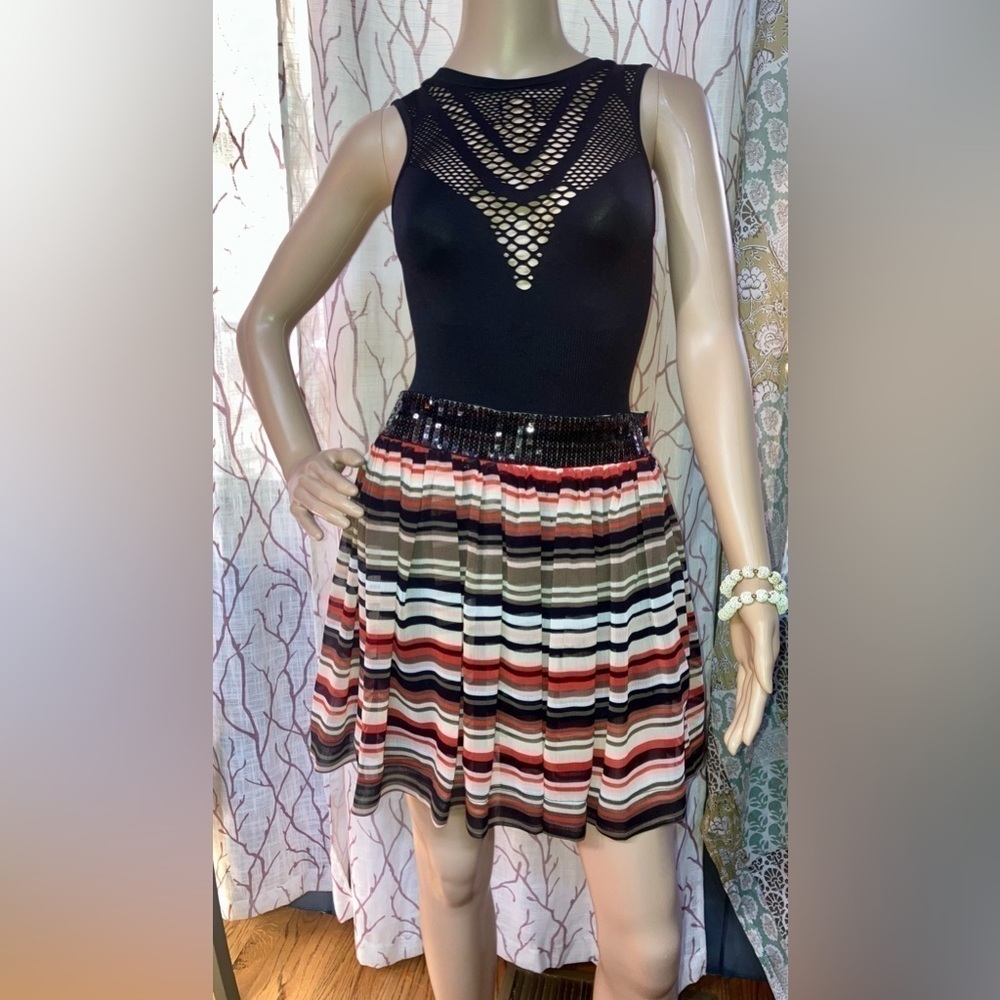ANTHROPOLOGIE-Holiday Skirt Women’s med. gorgeous sequin waist, silk w/lining